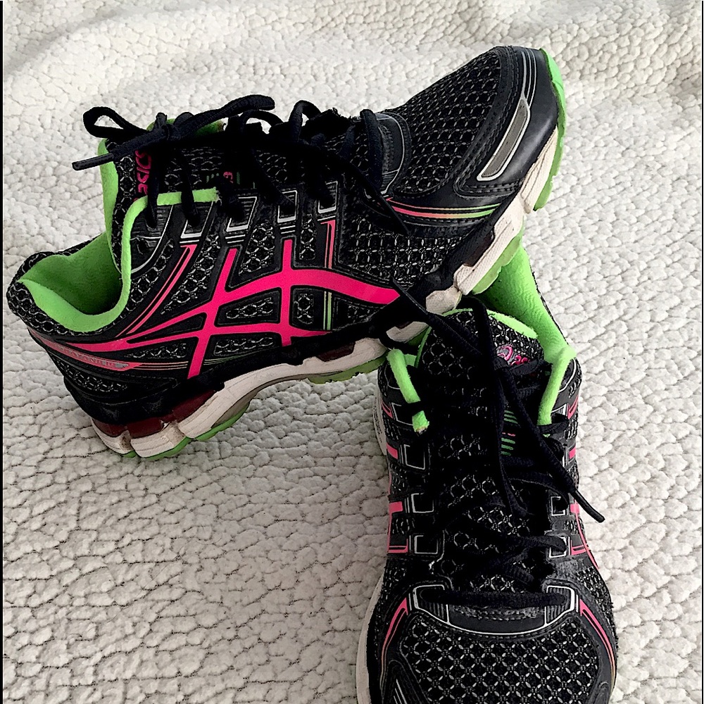 ASICS size 9 in excellent condition